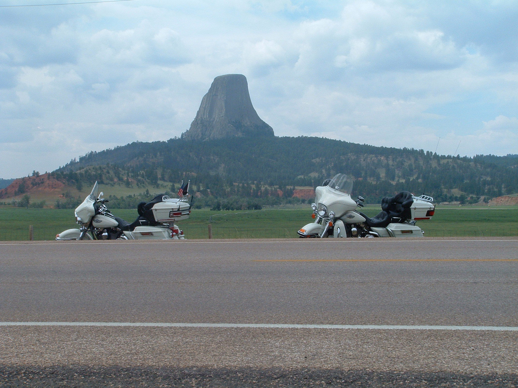 2-devils-tower-wy